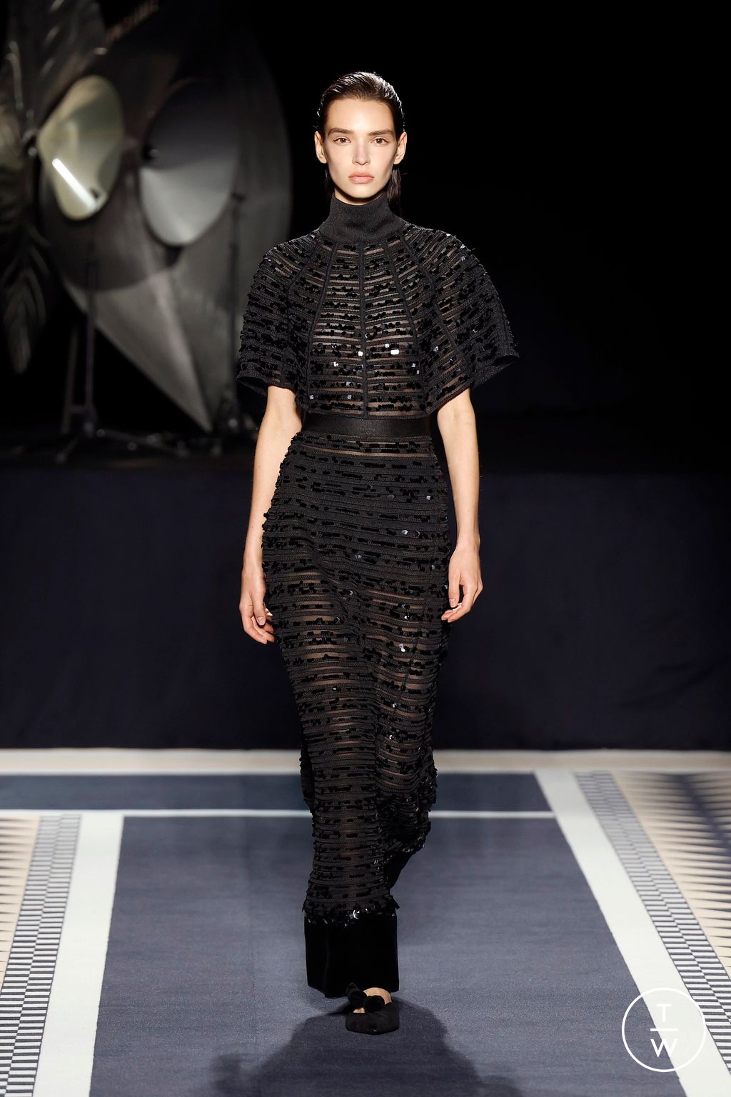 Fashion Week Paris Fall/Winter 2025 look 60 from the Lanvin collection menswear