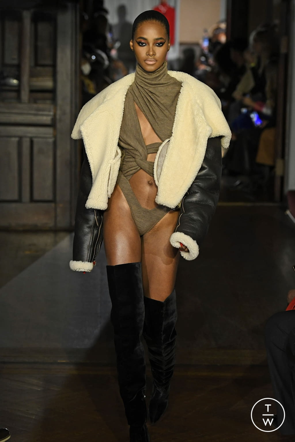 Fashion Week New York Fall/Winter 2022 look 16 from the LaQuan Smith collection womenswear