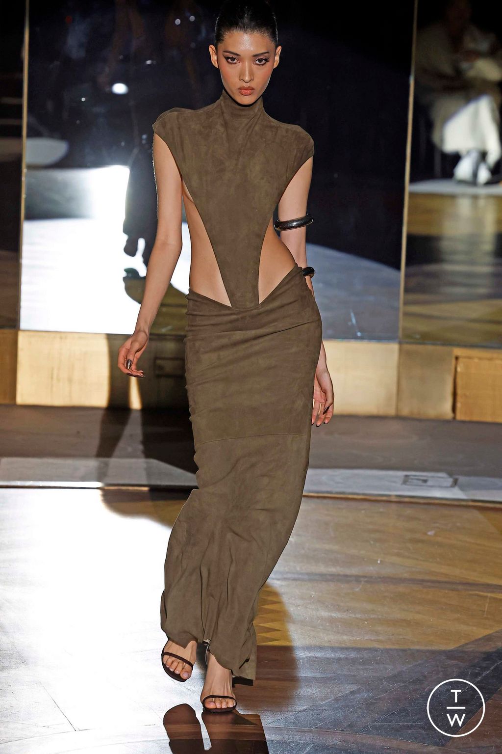 Fashion Week New York Fall/Winter 2023 look 5 de la collection LaQuan Smith womenswear