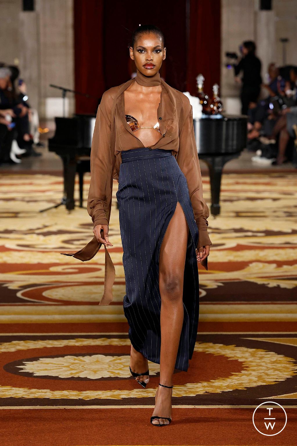 Fashion Week New York Fall/Winter 2024 look 13 de la collection LaQuan Smith womenswear