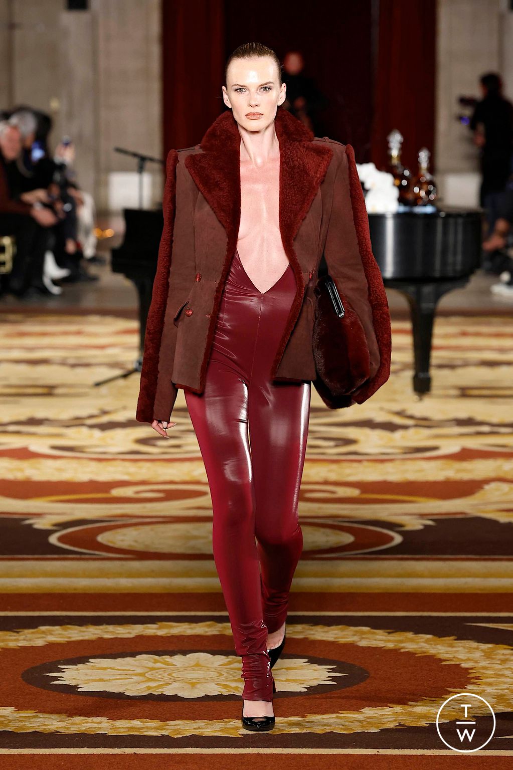 Fashion Week New York Fall/Winter 2024 look 19 from the LaQuan Smith collection 女装