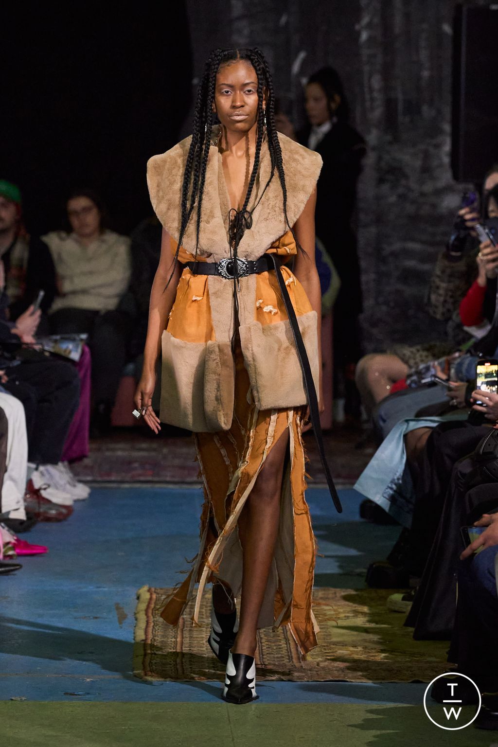 Fashion Week Paris Fall/Winter 2024 look 11 de la collection Laruicci womenswear