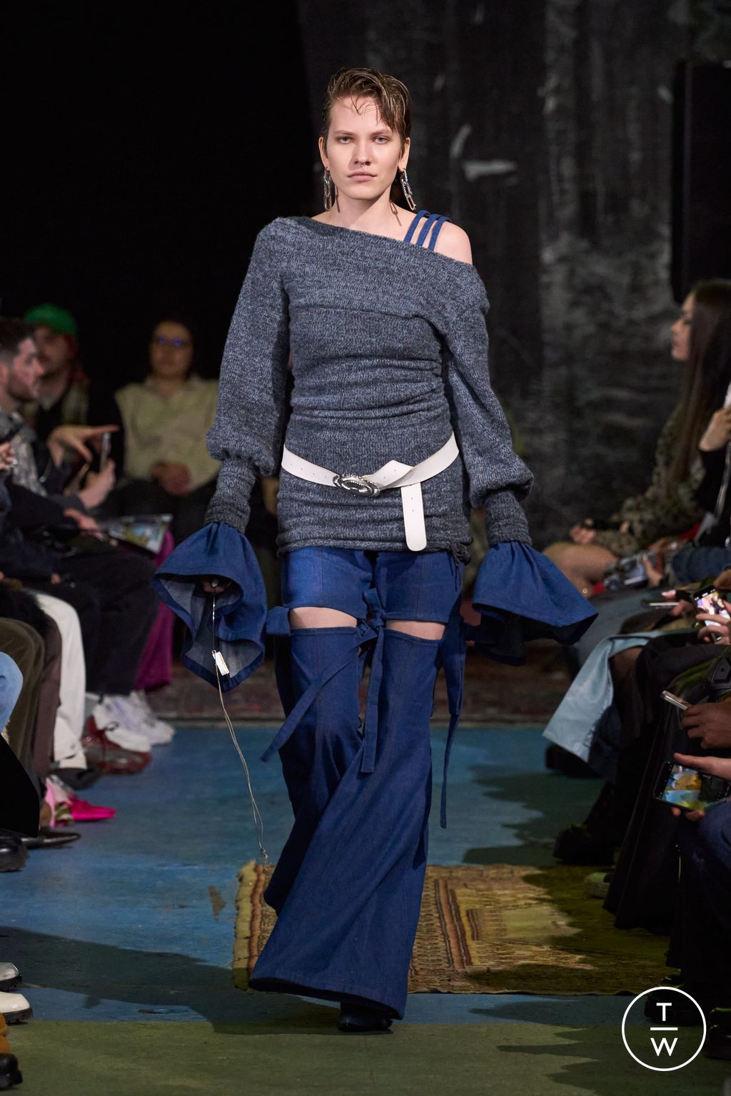 Fashion Week Paris Fall/Winter 2024 look 23 de la collection Laruicci womenswear
