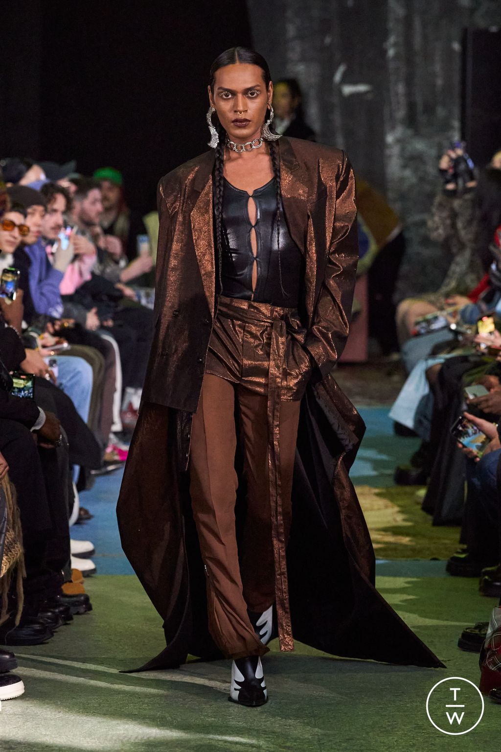 Fashion Week Paris Fall/Winter 2024 look 33 from the Laruicci collection womenswear