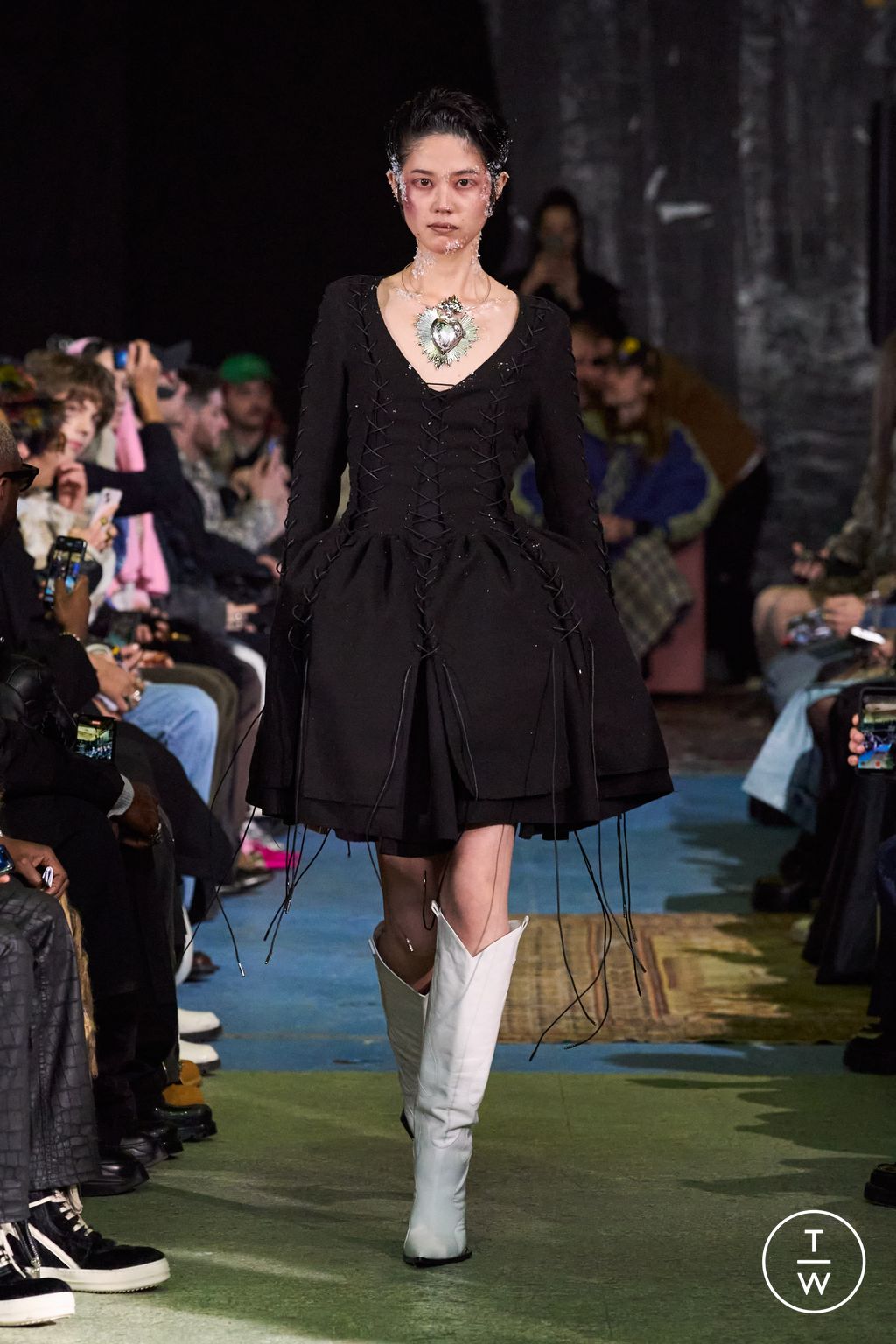 Fashion Week Paris Fall/Winter 2024 look 35 from the Laruicci collection womenswear