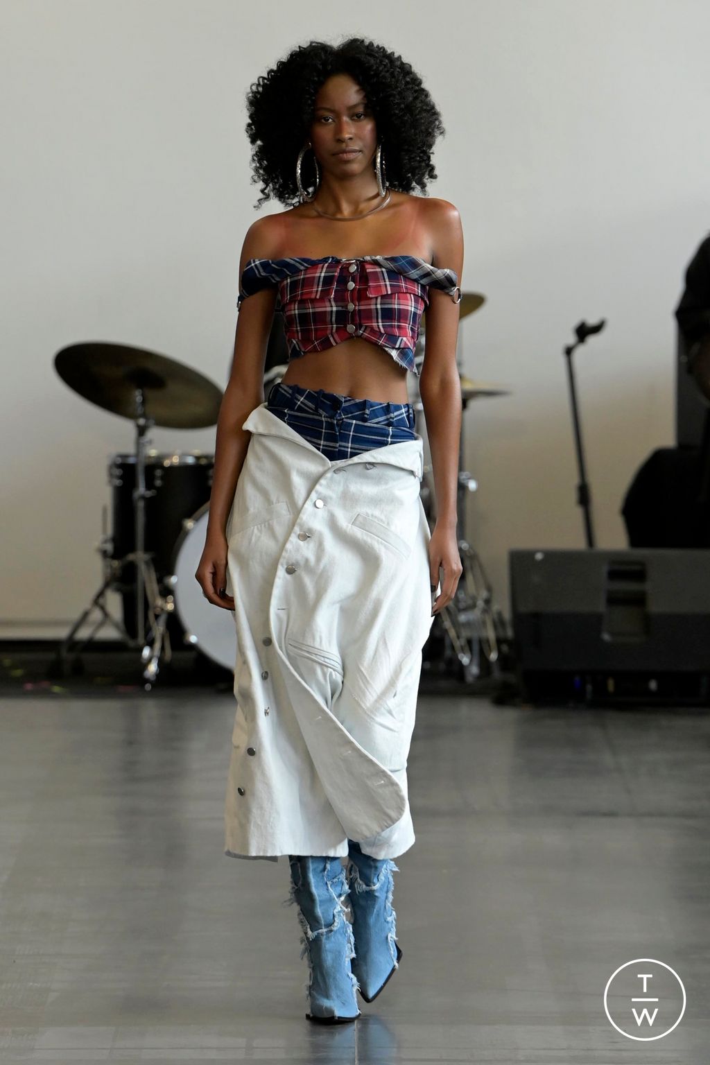 Fashion Week Paris Spring/Summer 2024 look 4 from the Laruicci collection womenswear