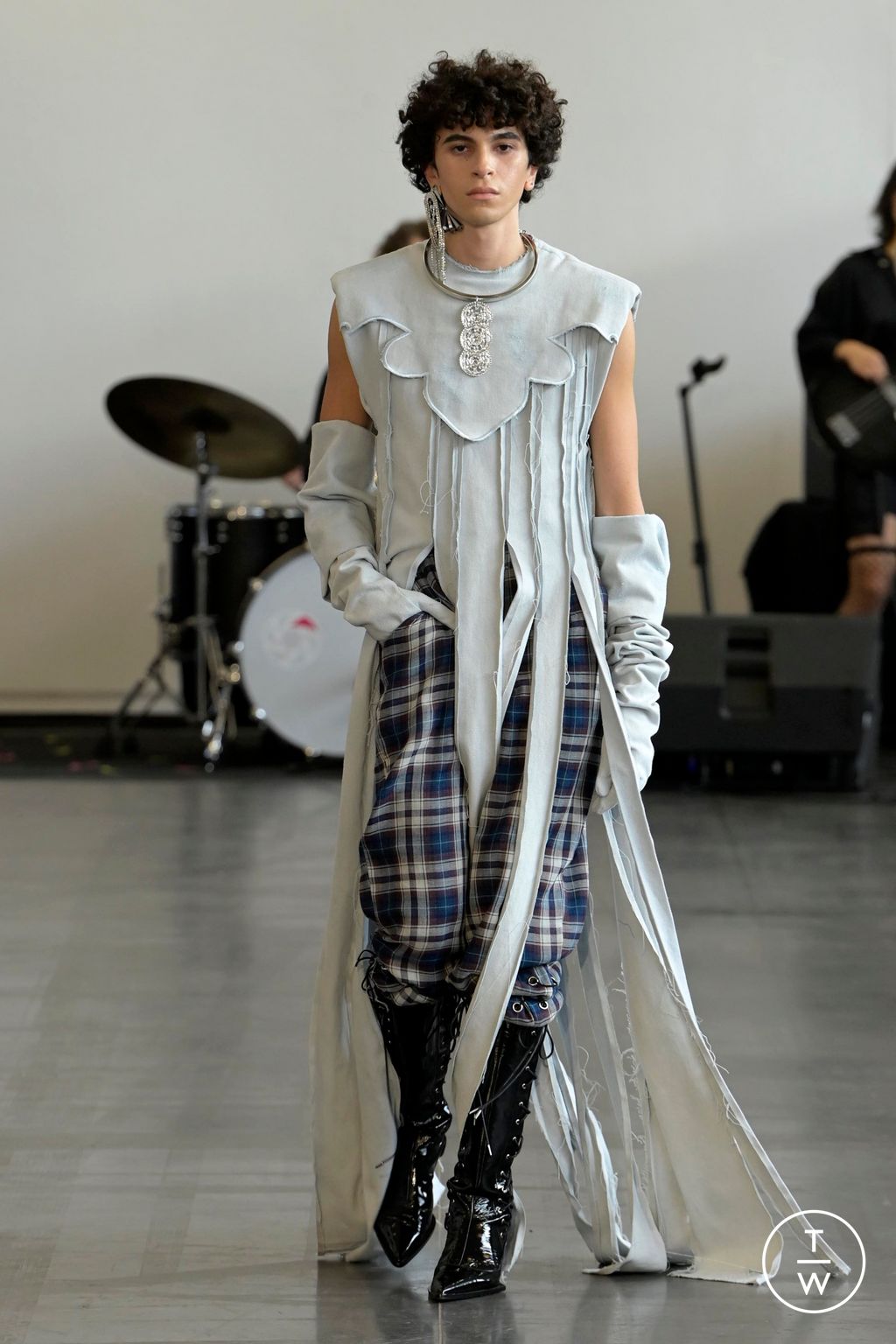 Fashion Week Paris Spring/Summer 2024 look 7 from the Laruicci collection womenswear