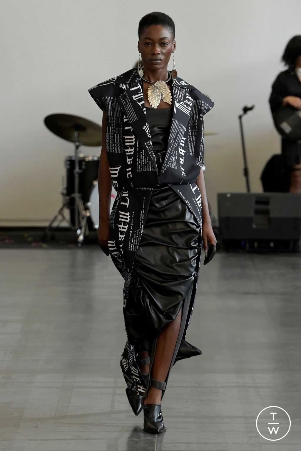 Fashion Week Paris Spring/Summer 2024 look 11 from the Laruicci collection womenswear