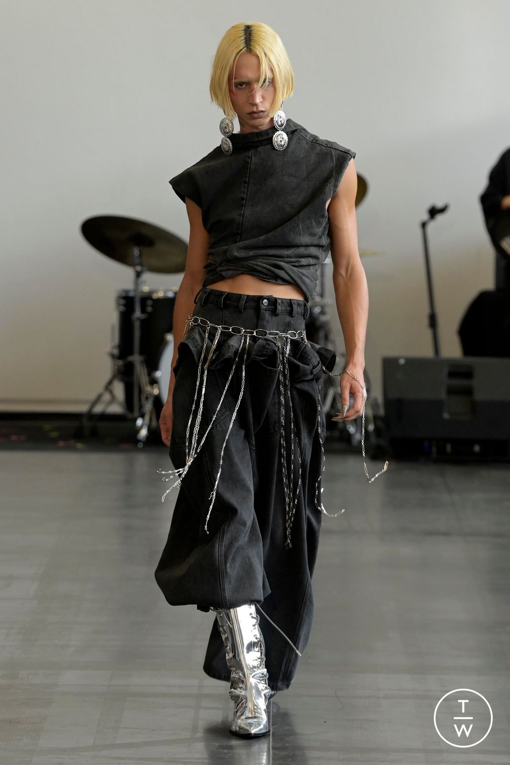 Fashion Week Paris Spring/Summer 2024 look 13 from the Laruicci collection womenswear