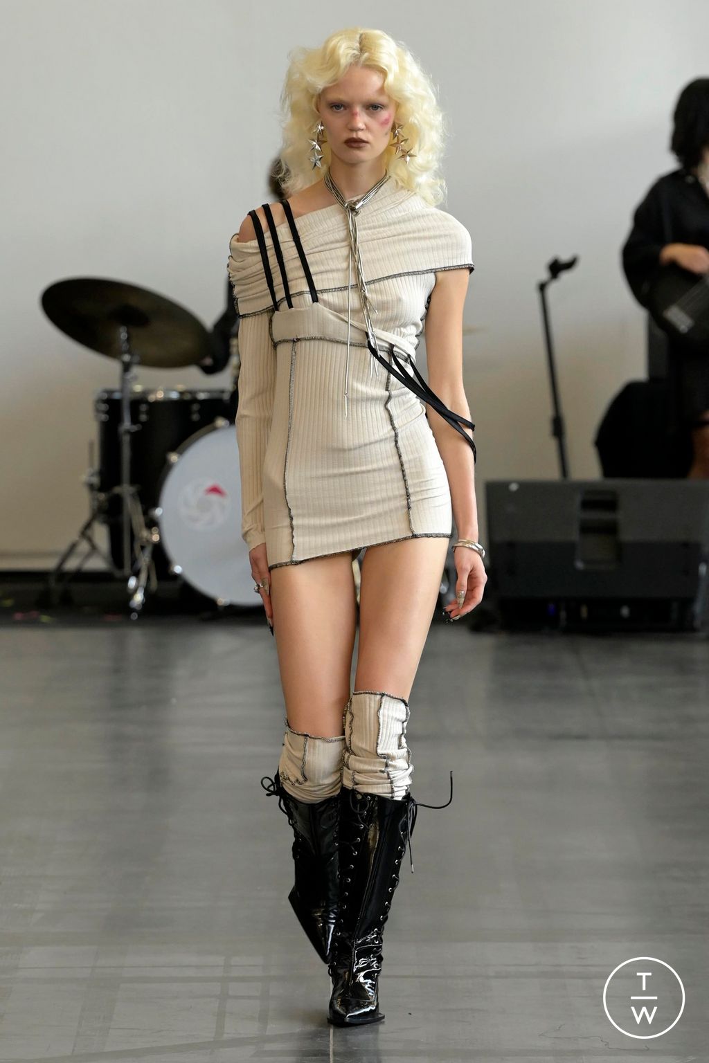 Fashion Week Paris Spring/Summer 2024 look 18 from the Laruicci collection womenswear