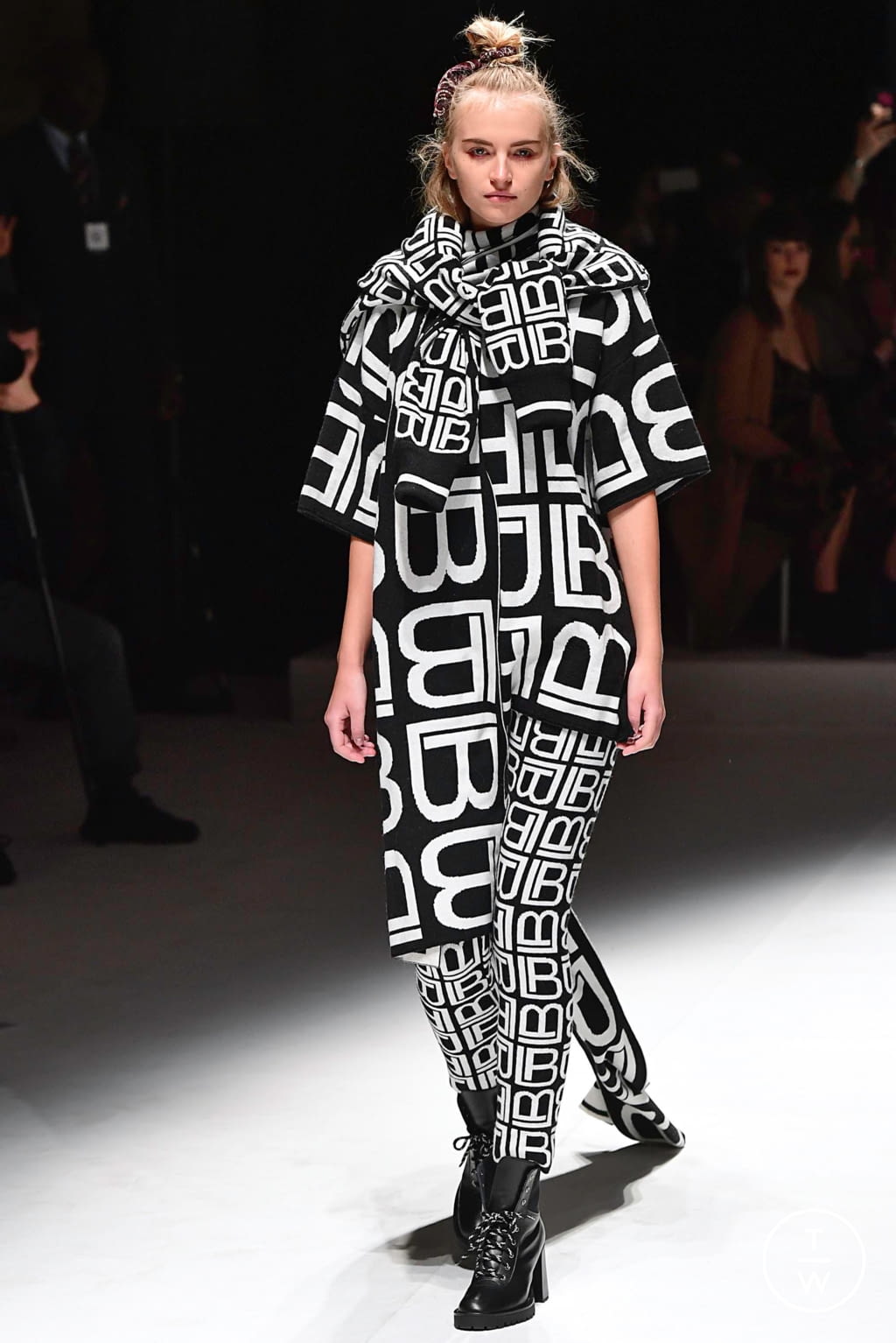 Fashion Week Milan Fall/Winter 2019 look 1 de la collection Laura Biagiotti womenswear