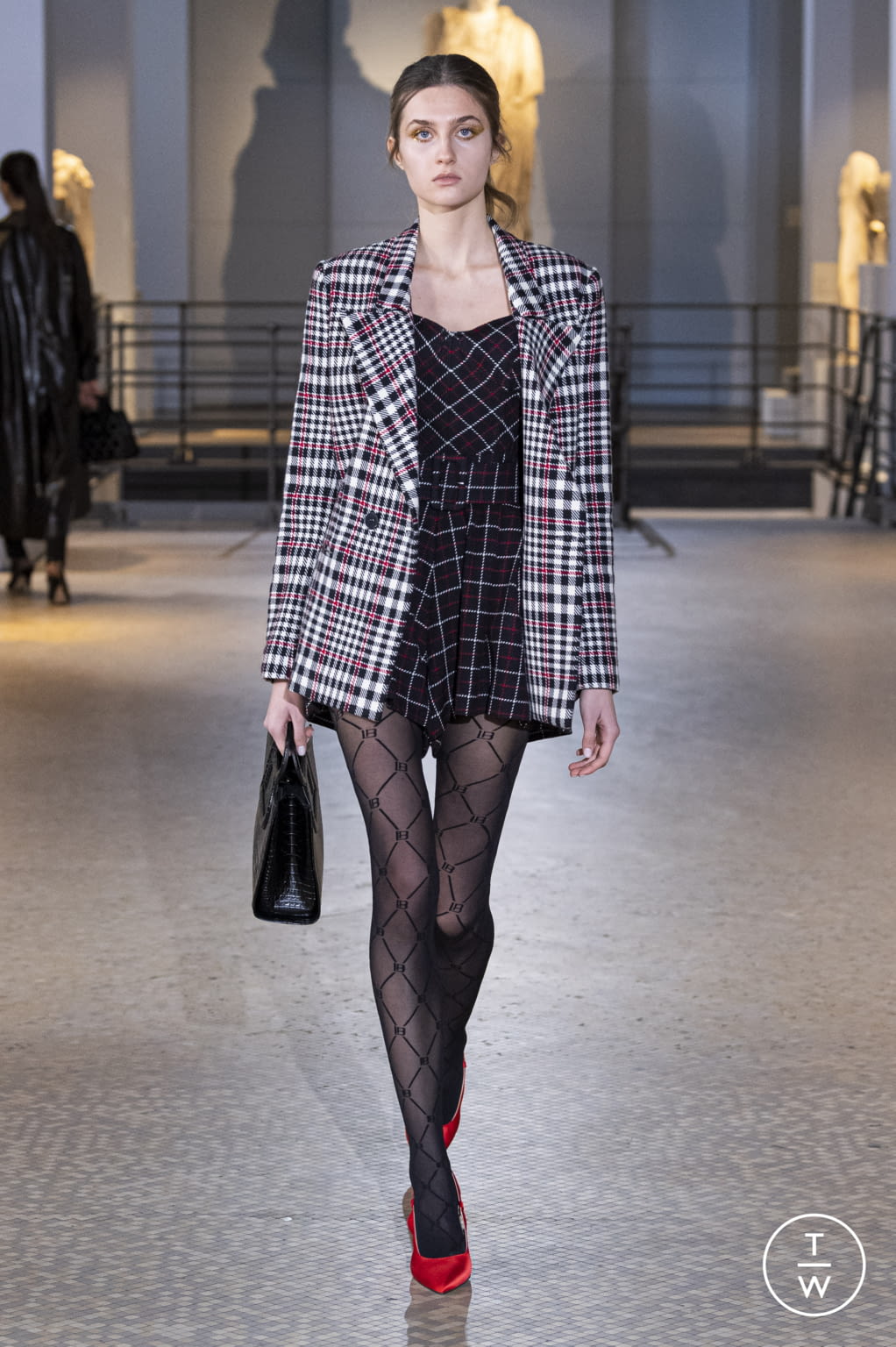 Fashion Week Milan Fall/Winter 2022 look 16 from the Laura Biagiotti collection womenswear