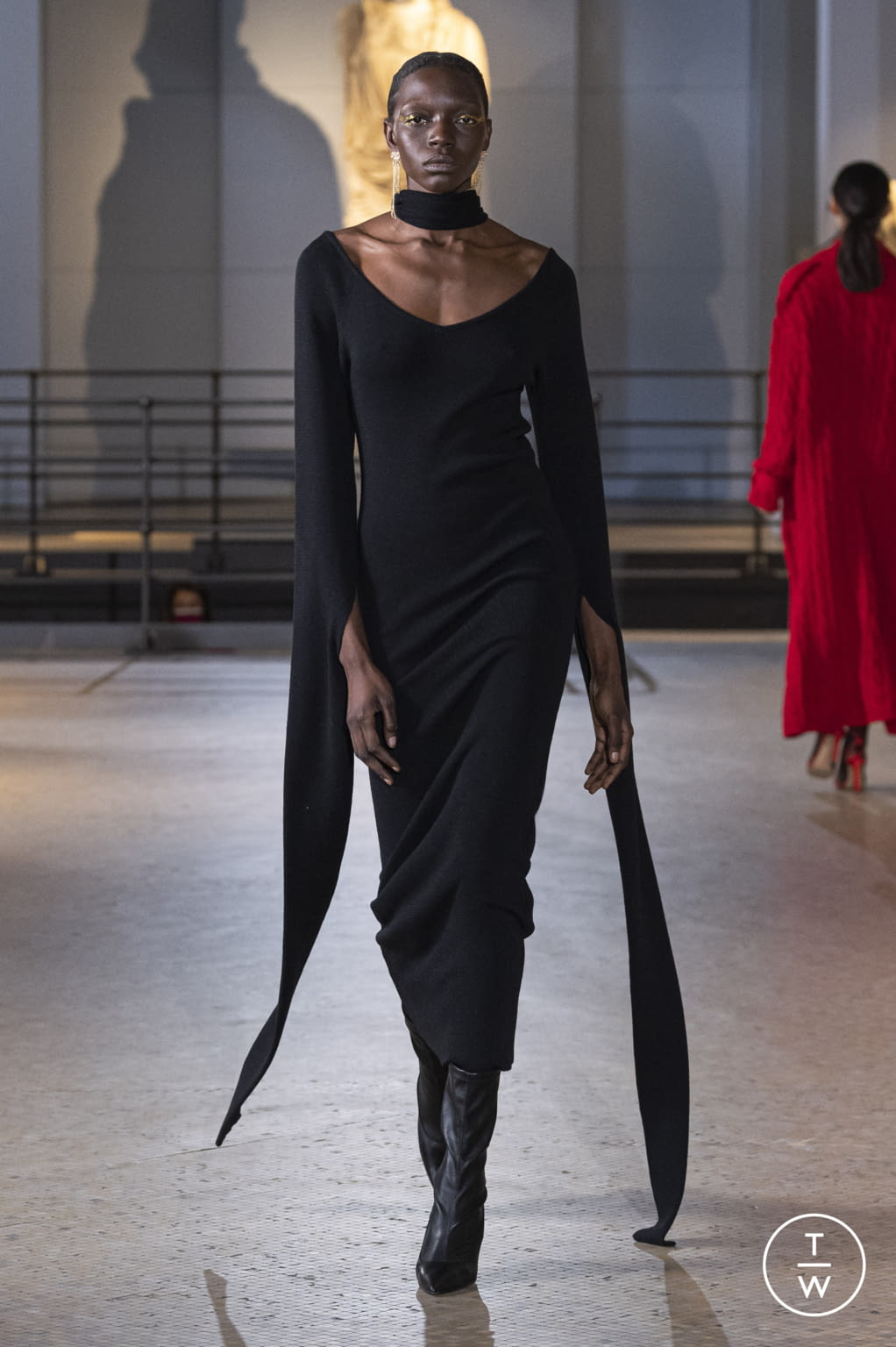 Fashion Week Milan Fall/Winter 2022 look 19 from the Laura Biagiotti collection womenswear