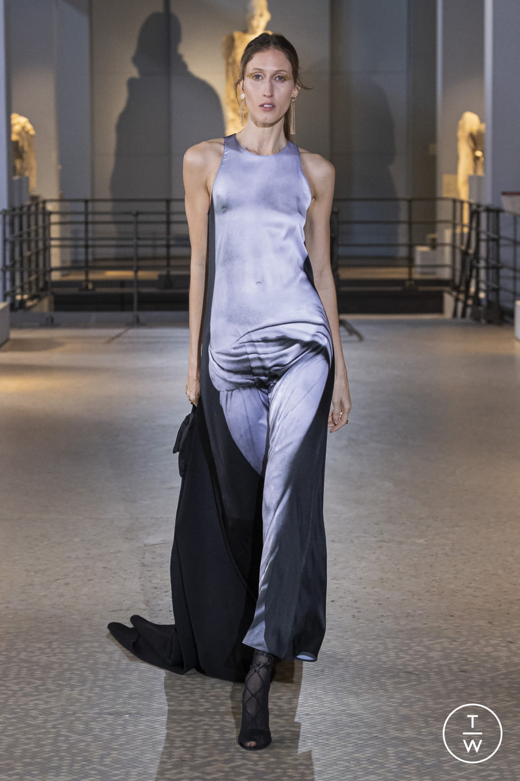 Fashion Week Milan Fall/Winter 2022 look 21 de la collection Laura Biagiotti womenswear