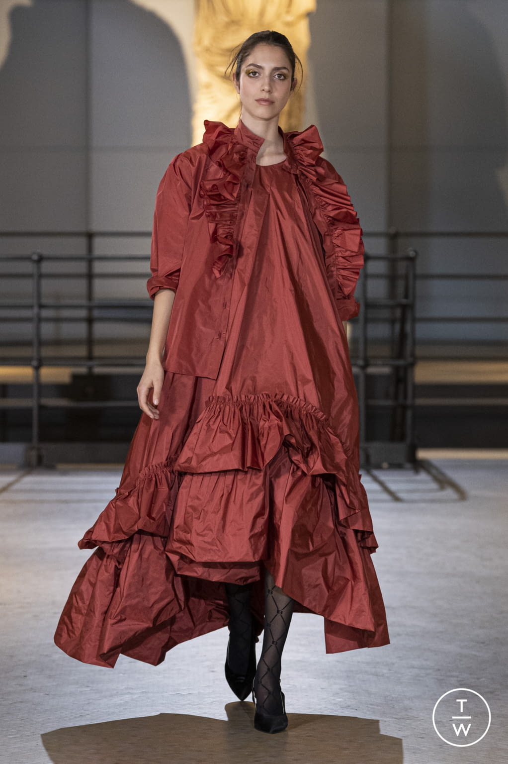 Fashion Week Milan Fall/Winter 2022 look 28 from the Laura Biagiotti collection womenswear