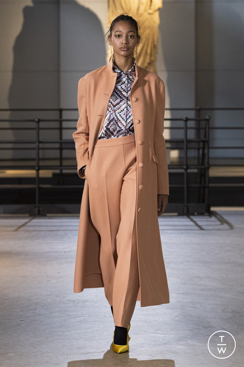 Fashion Week Milan Fall/Winter 2022 look 6 from the Laura Biagiotti collection womenswear