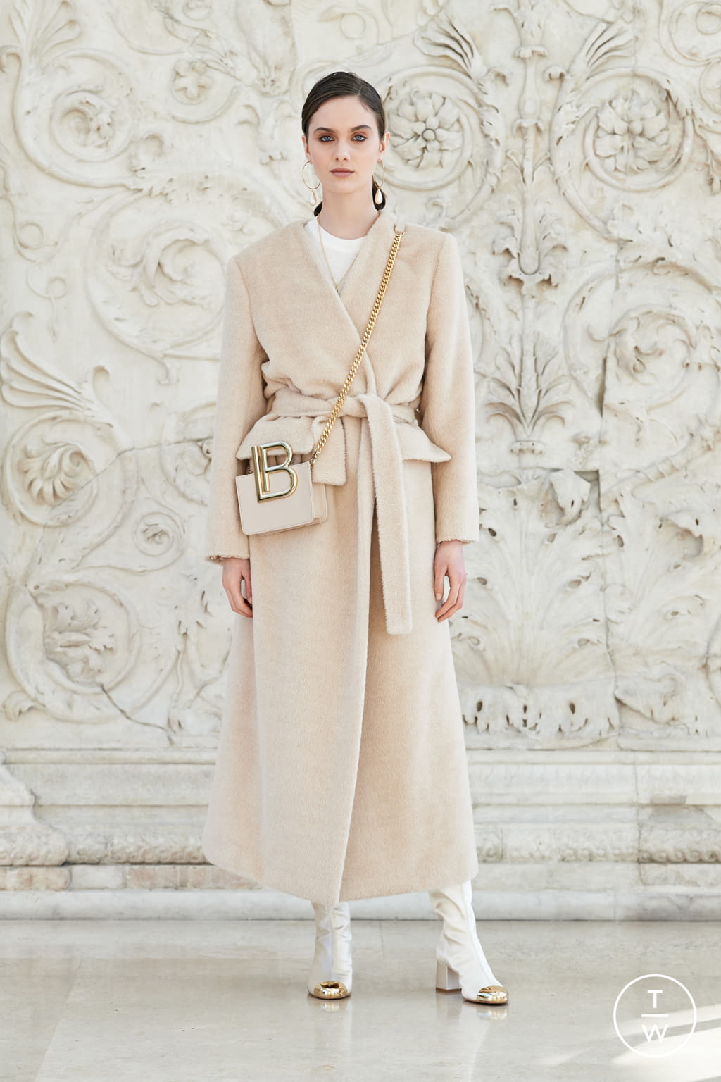 Fashion Week Milan Fall/Winter 2021 look 7 de la collection Laura Biagiotti womenswear
