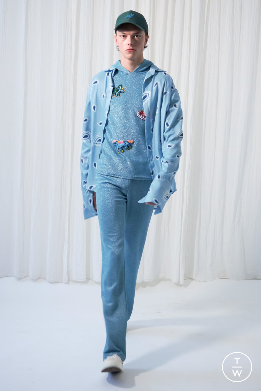 Fashion Week Paris Fall/Winter 2021 look 10 from the Lazoschmidl collection menswear