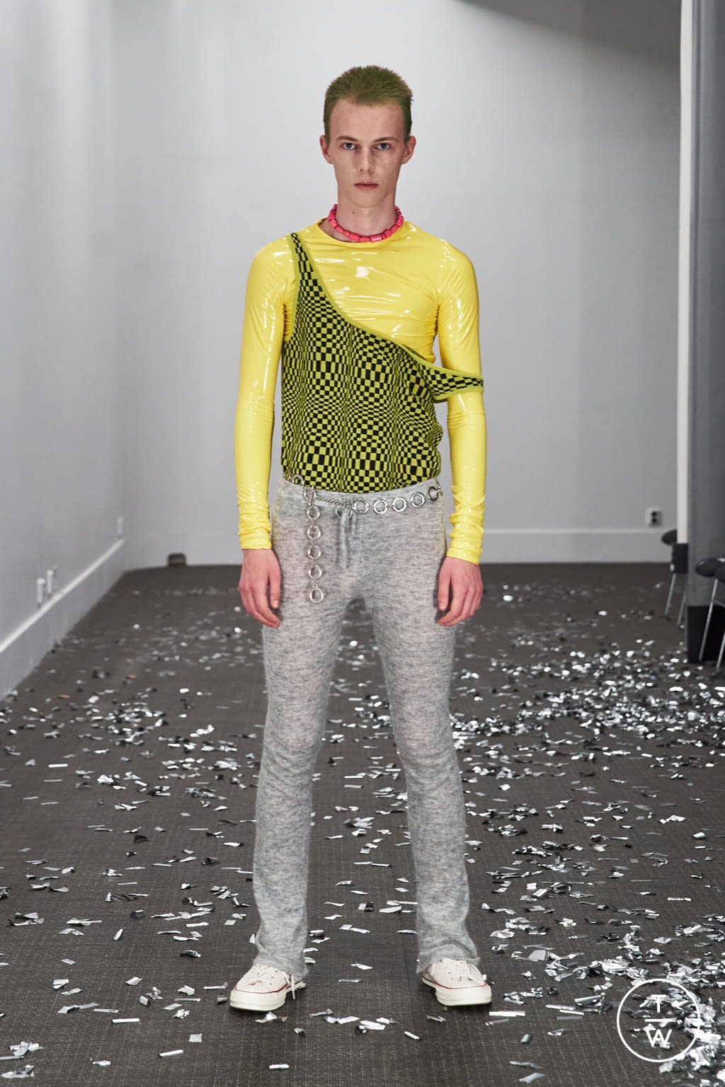 Fashion Week Paris Spring/Summer 2022 look 21 from the Lazoschmidl collection 男装