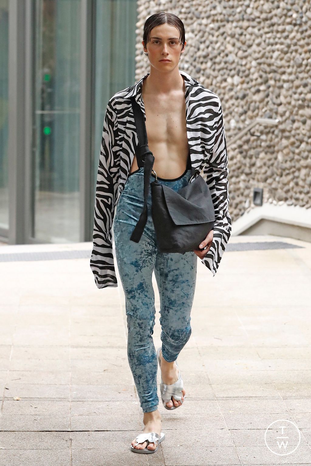 Fashion Week Paris Spring/Summer 2023 look 8 from the Lazoschmidl collection 男装