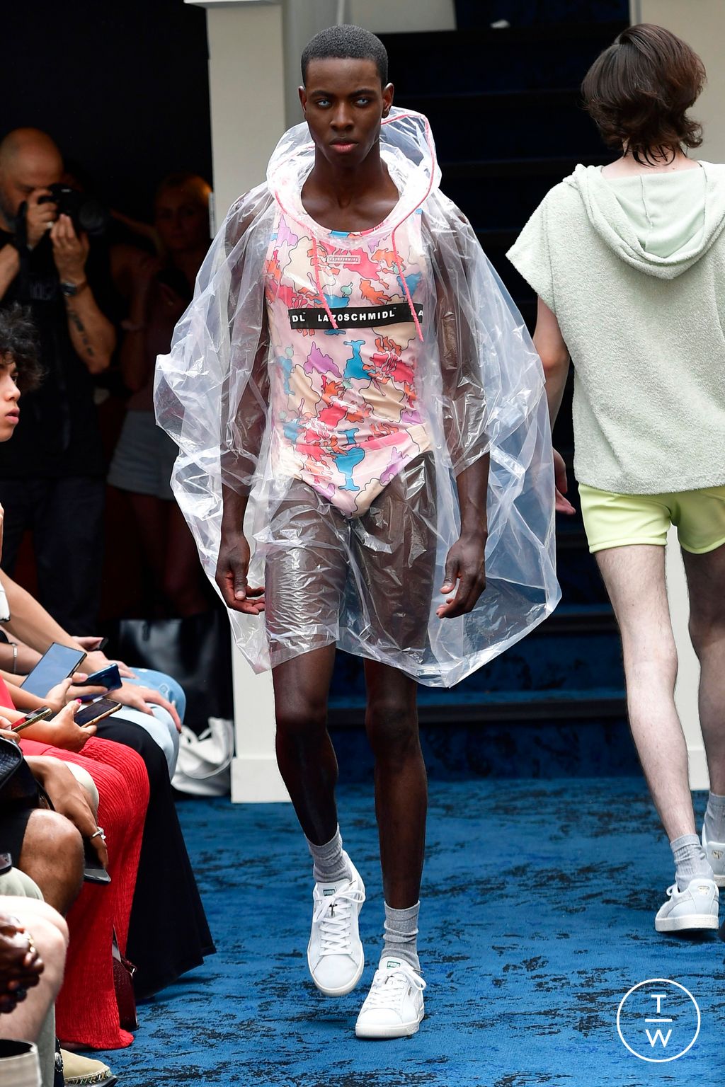 Fashion Week Paris Spring/Summer 2024 look 31 from the Lazoschmidl collection 男装