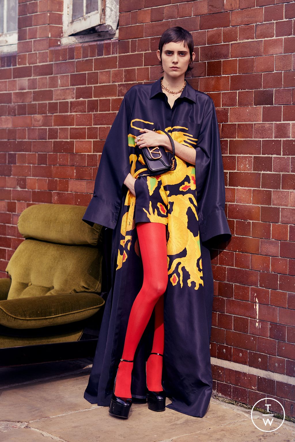 Fashion Week Paris Pre-Fall 2022 look 15 from the Valentino collection 女装