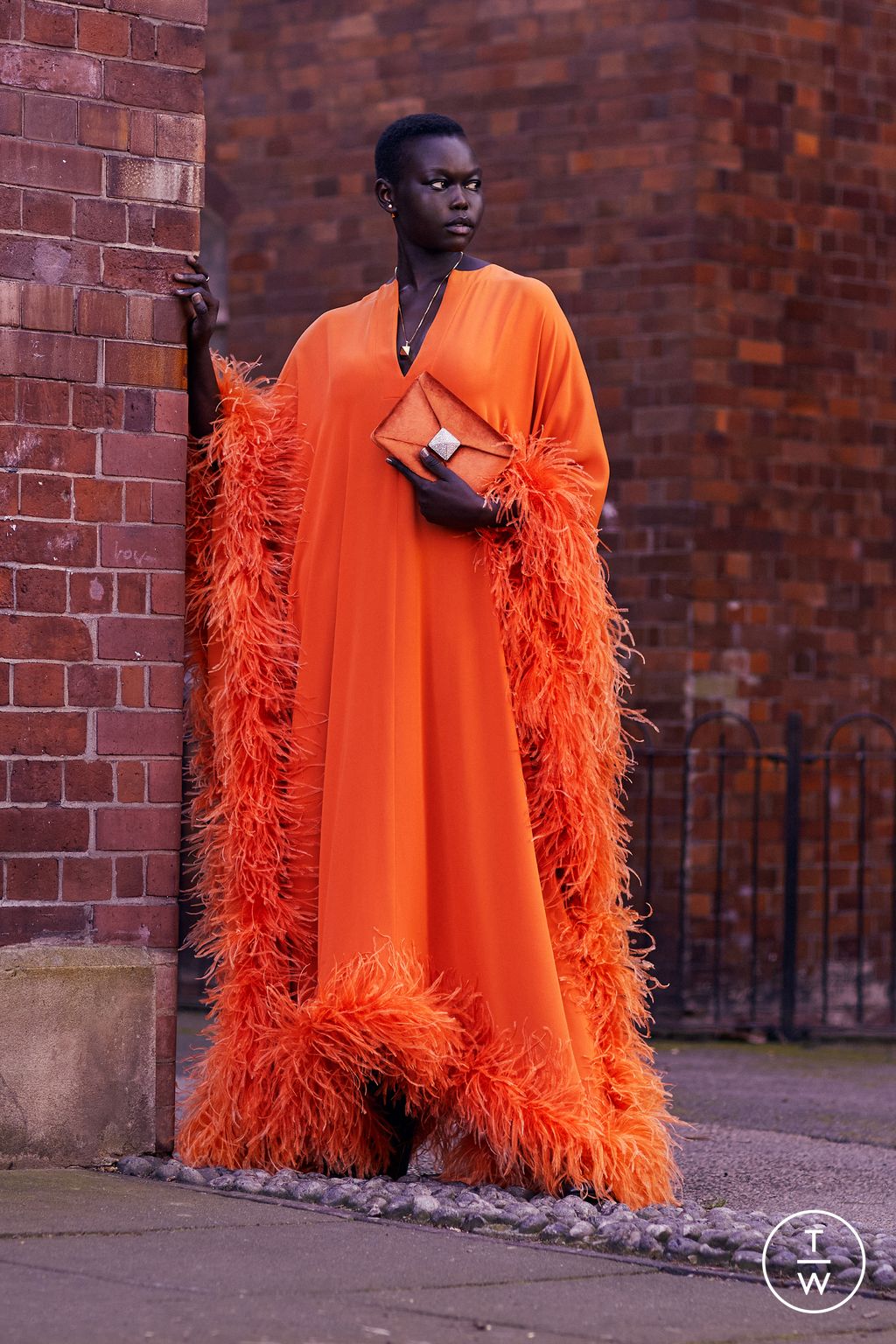 Fashion Week Paris Pre-Fall 2022 look 17 from the Valentino collection 女装