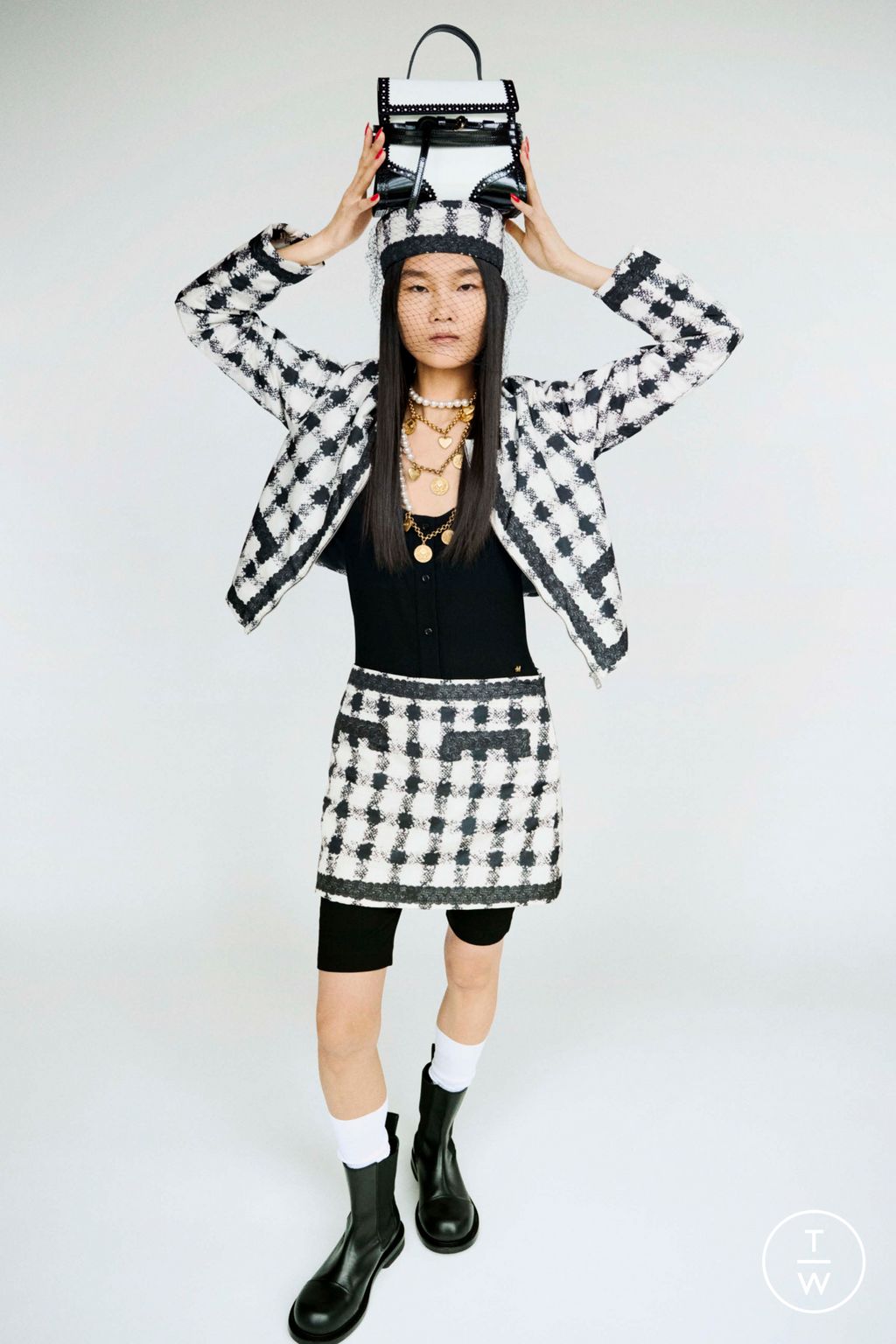 Fashion Week Milan Pre-Fall 2025 look 23 from the Moschino collection womenswear