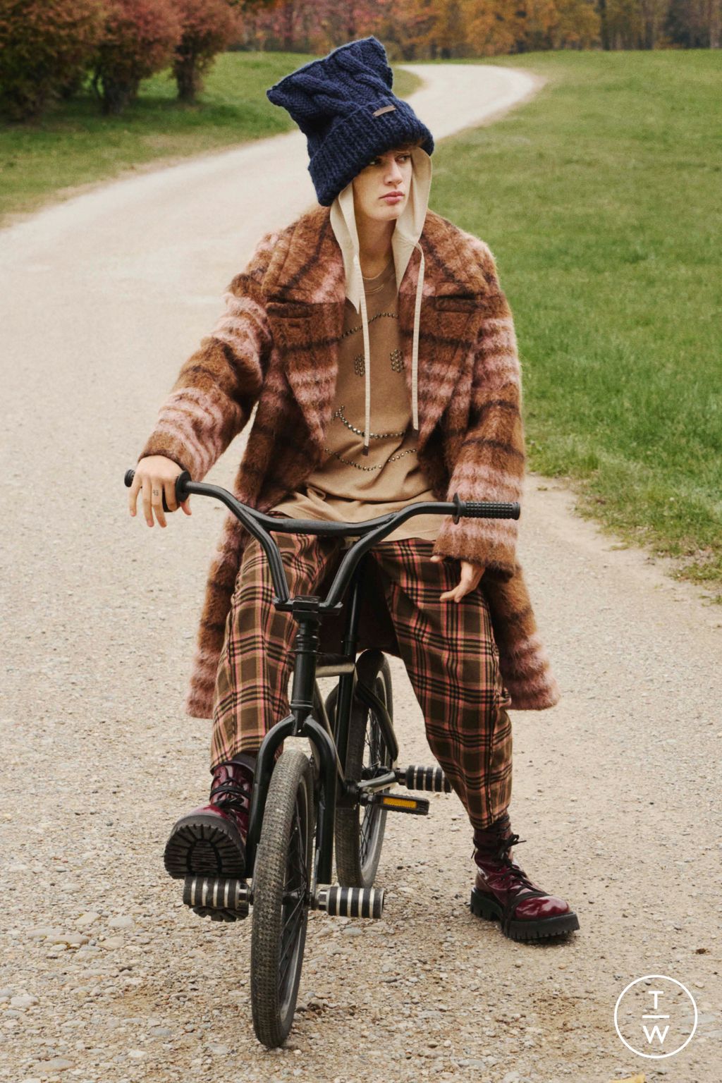 Fashion Week Milan Pre-Fall 2025 look 40 de la collection Moschino womenswear