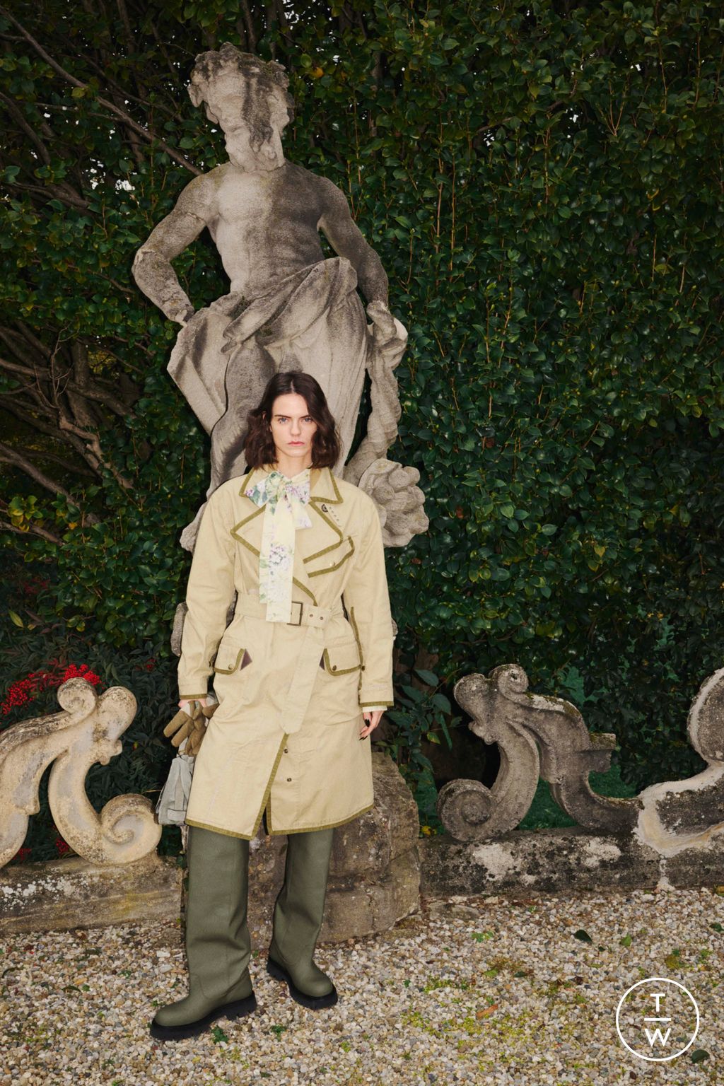 Fashion Week Milan Pre-Fall 2025 look 43 de la collection Moschino womenswear