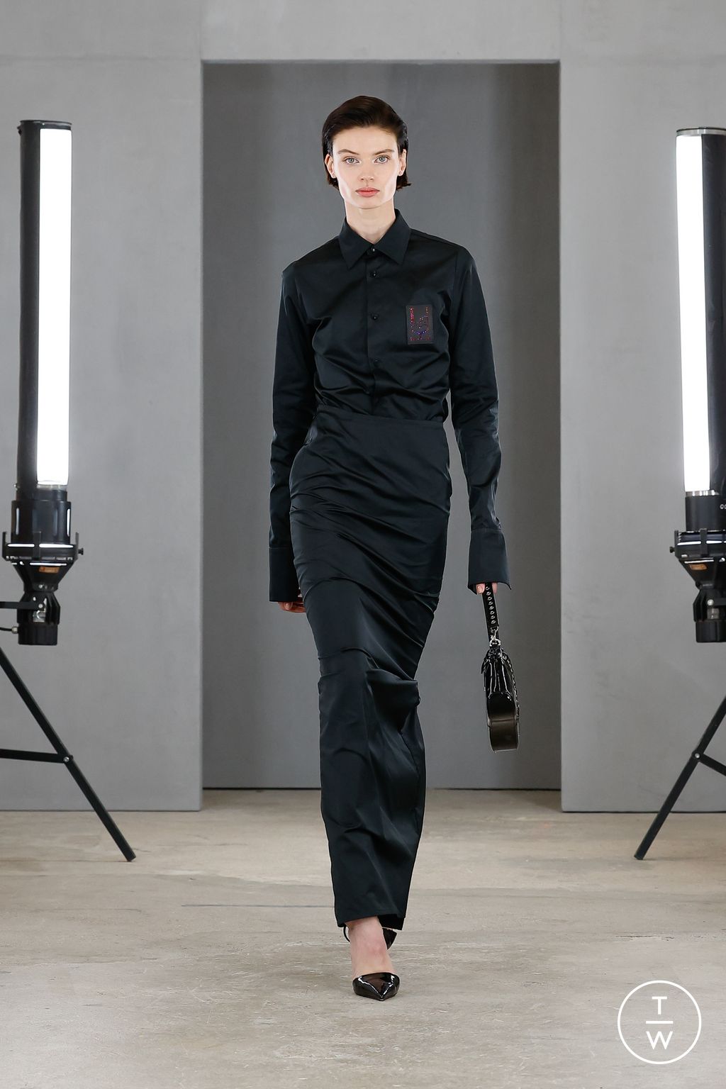 Fashion Week Paris Fall/Winter 2023 look 2 from the Ludovic de Saint Sernin collection 男装