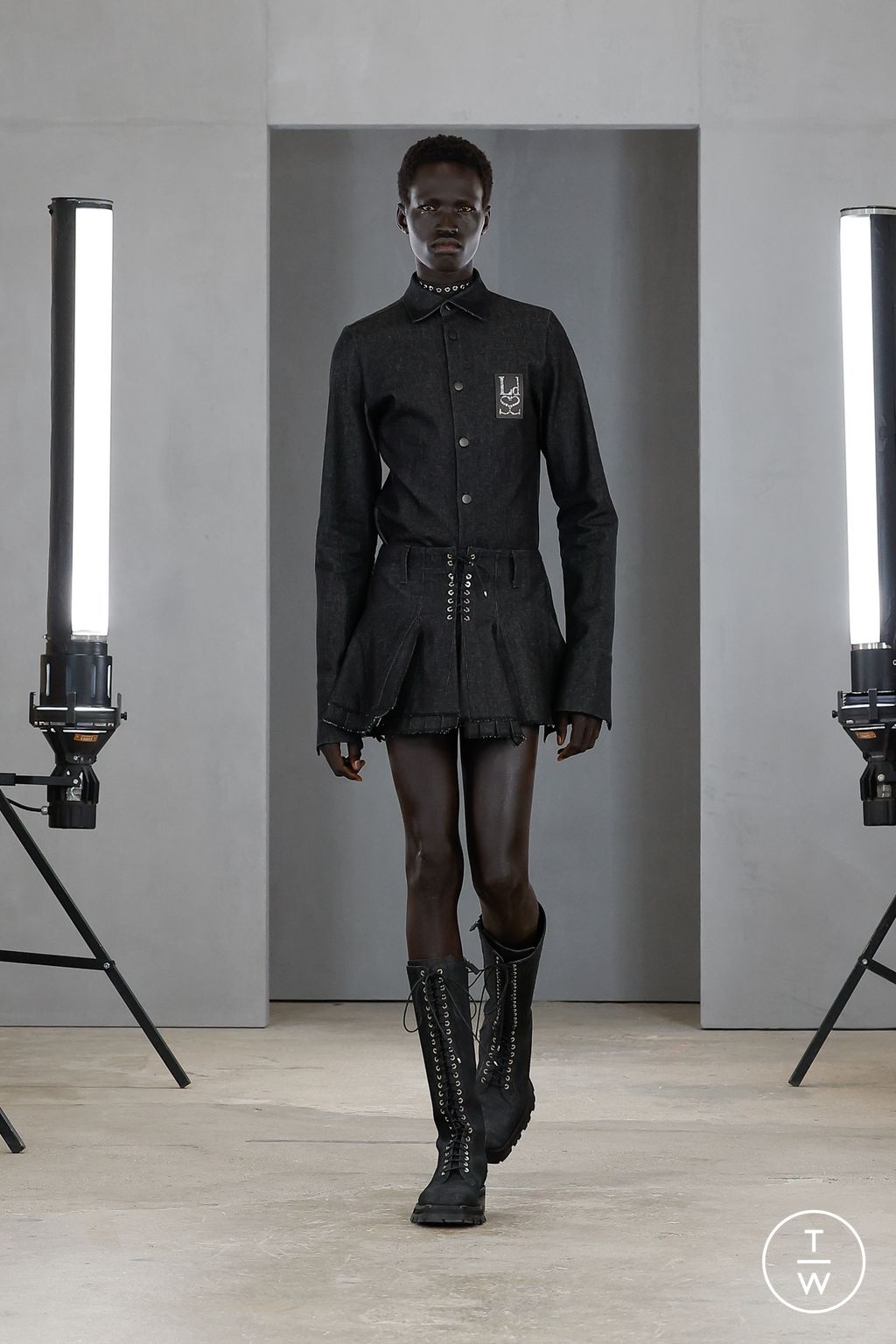 Fashion Week Paris Fall/Winter 2023 look 8 de la collection Ludovic de Saint Sernin menswear