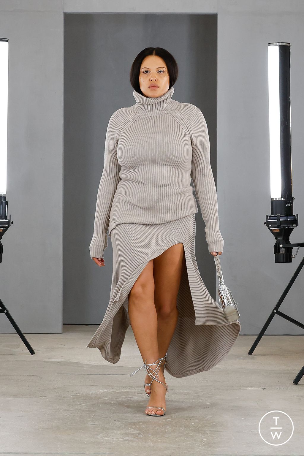 Fashion Week Paris Fall/Winter 2023 look 11 de la collection Ludovic de Saint Sernin menswear