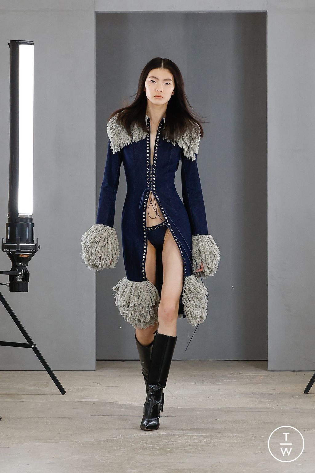 Fashion Week Paris Fall/Winter 2023 look 13 from the Ludovic de Saint Sernin collection menswear