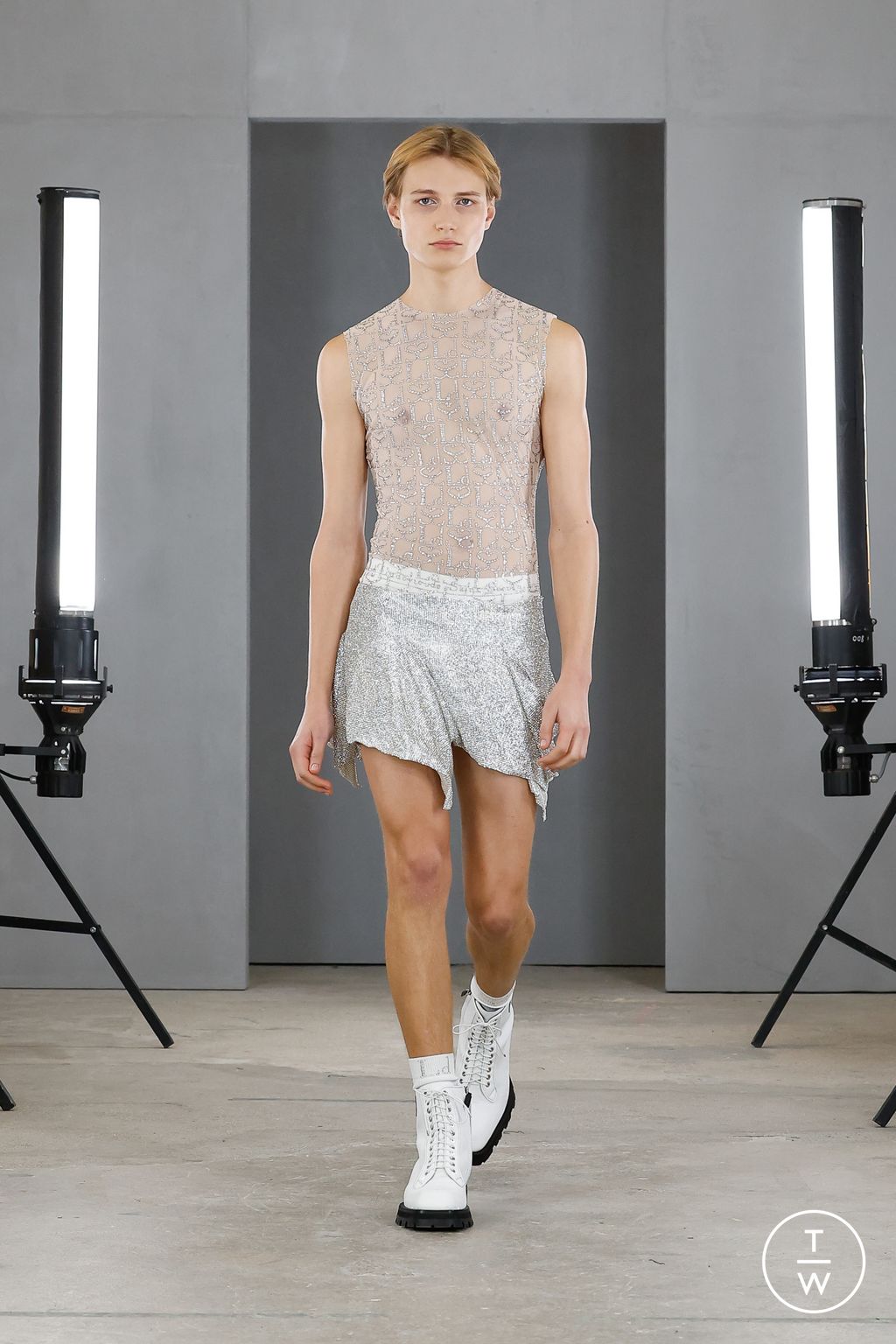 Fashion Week Paris Fall/Winter 2023 look 27 from the Ludovic de Saint Sernin collection 男装