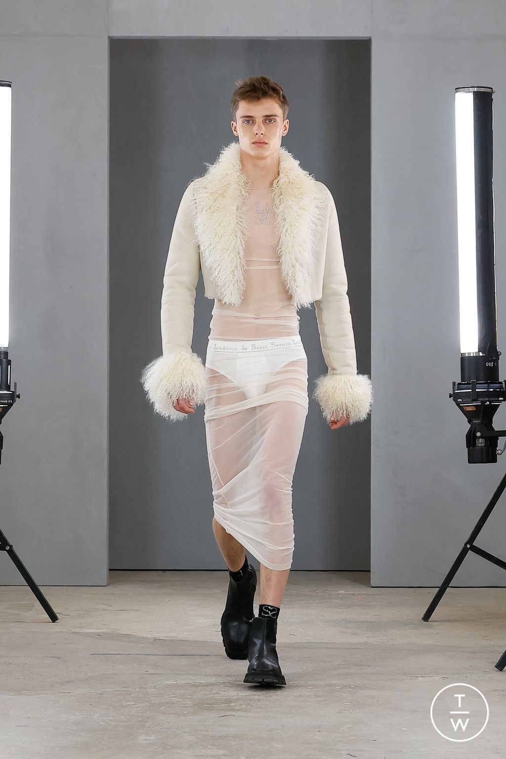 Fashion Week Paris Fall/Winter 2023 look 29 de la collection Ludovic de Saint Sernin menswear
