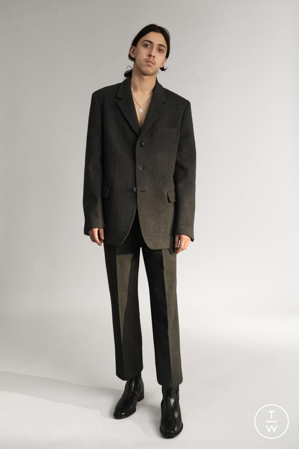 Fashion Week Paris Fall/Winter 2019 look 20 from the Lemaire collection menswear