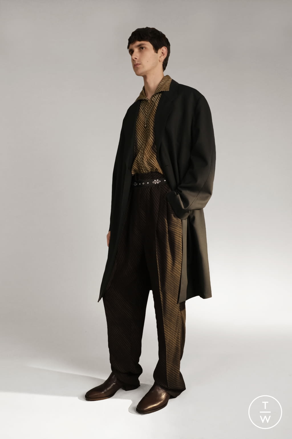 Fashion Week Paris Fall/Winter 2019 look 23 from the Lemaire collection 男装