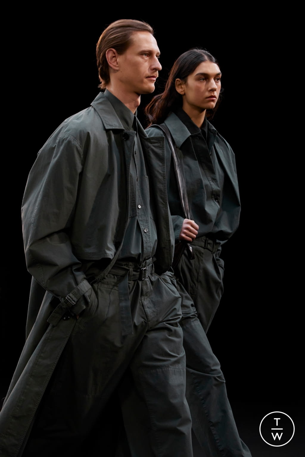 Fashion Week Paris Fall/Winter 2021 look 3 from the Lemaire collection 男装