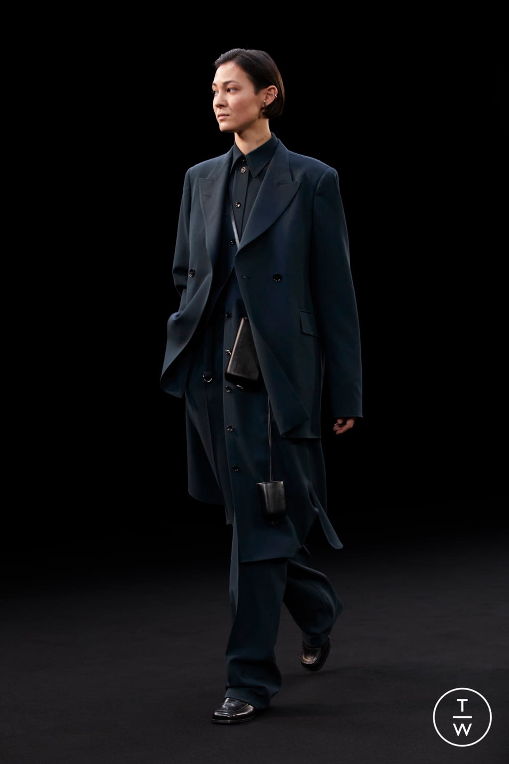 Fashion Week Paris Fall/Winter 2021 look 6 from the Lemaire collection menswear