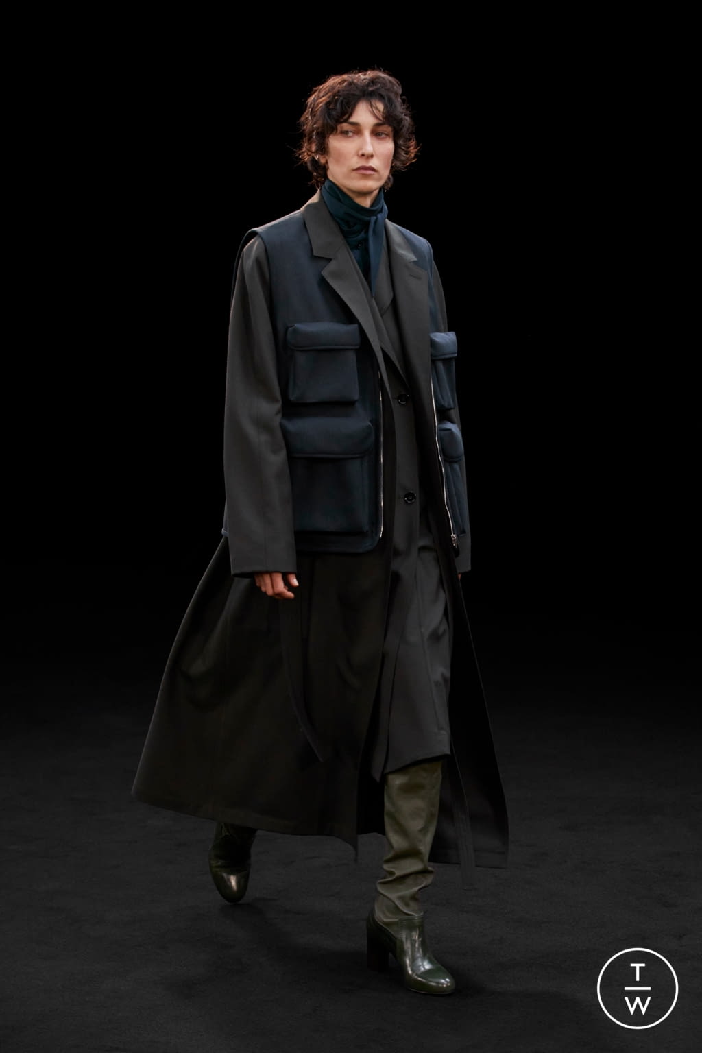 Fashion Week Paris Fall/Winter 2021 look 11 from the Lemaire collection menswear
