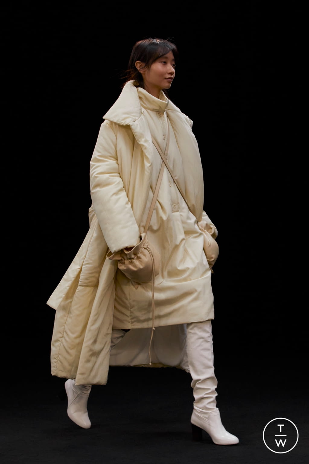 Fashion Week Paris Fall/Winter 2021 look 30 from the Lemaire collection 男装