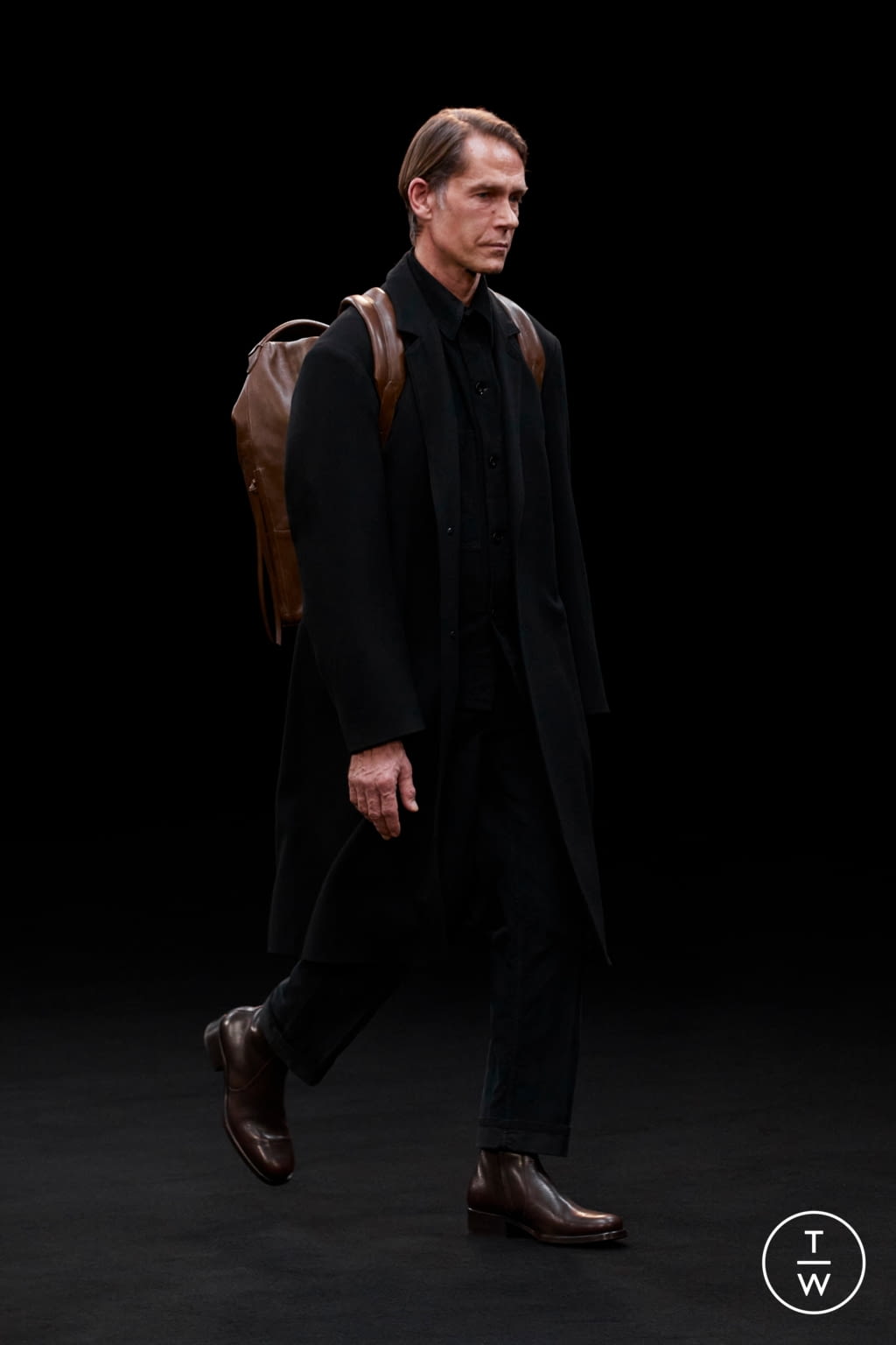 Fashion Week Paris Fall/Winter 2021 look 35 from the Lemaire collection 男装
