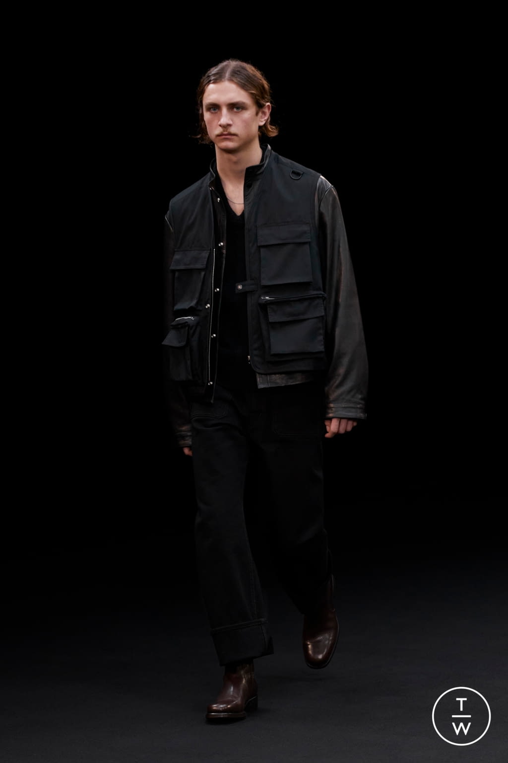 Fashion Week Paris Fall/Winter 2021 look 38 from the Lemaire collection menswear