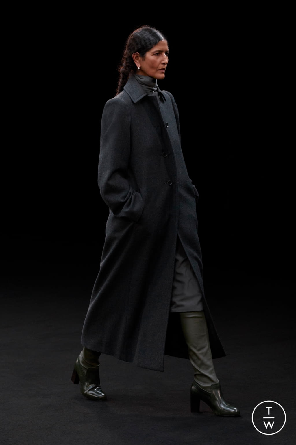 Fashion Week Paris Fall/Winter 2021 look 41 from the Lemaire collection menswear