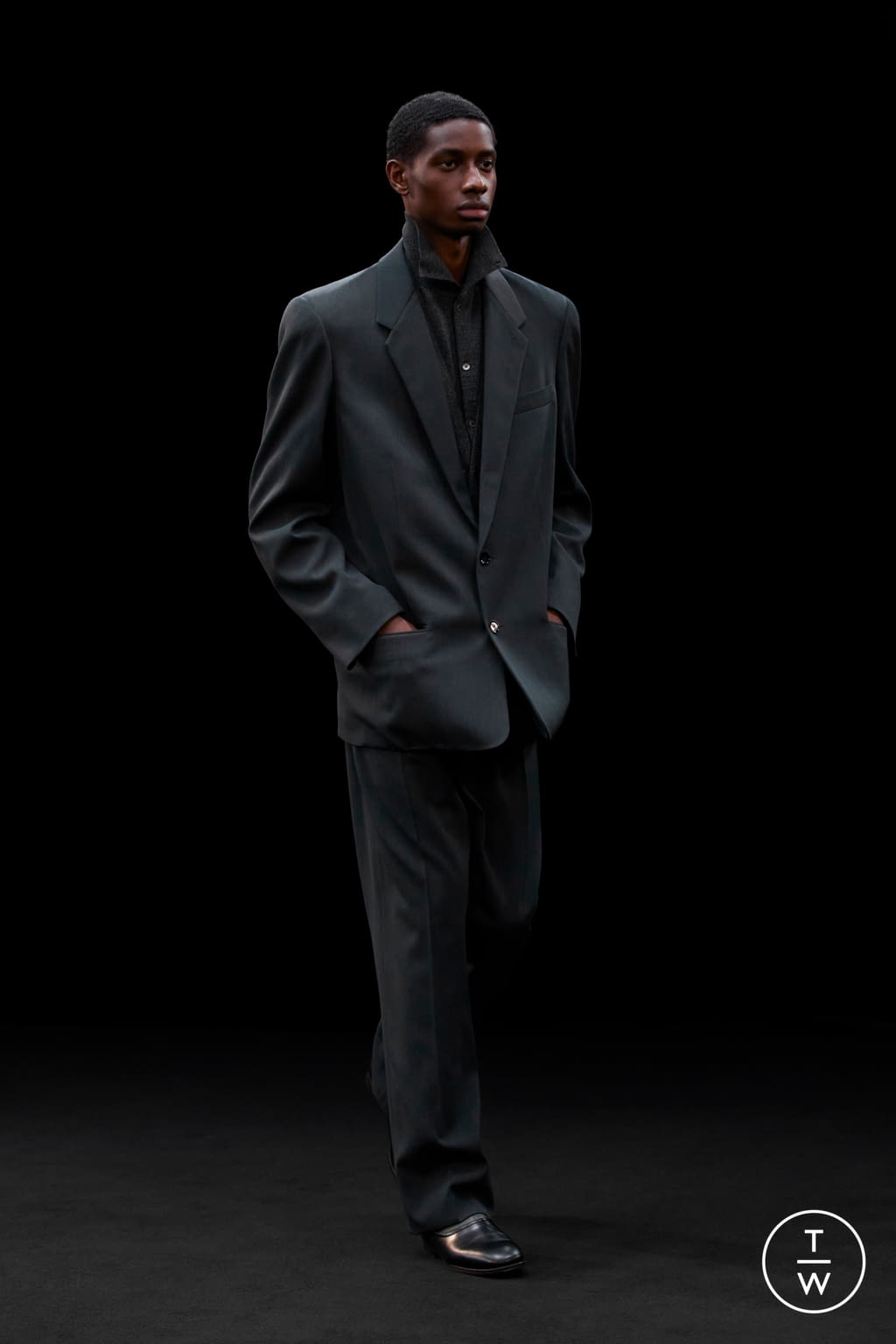 Fashion Week Paris Fall/Winter 2021 look 47 from the Lemaire collection menswear