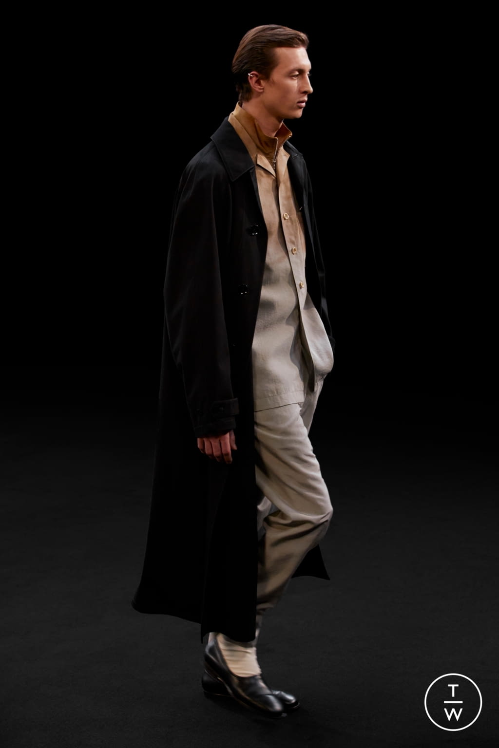 Fashion Week Paris Fall/Winter 2021 look 49 from the Lemaire collection 男装