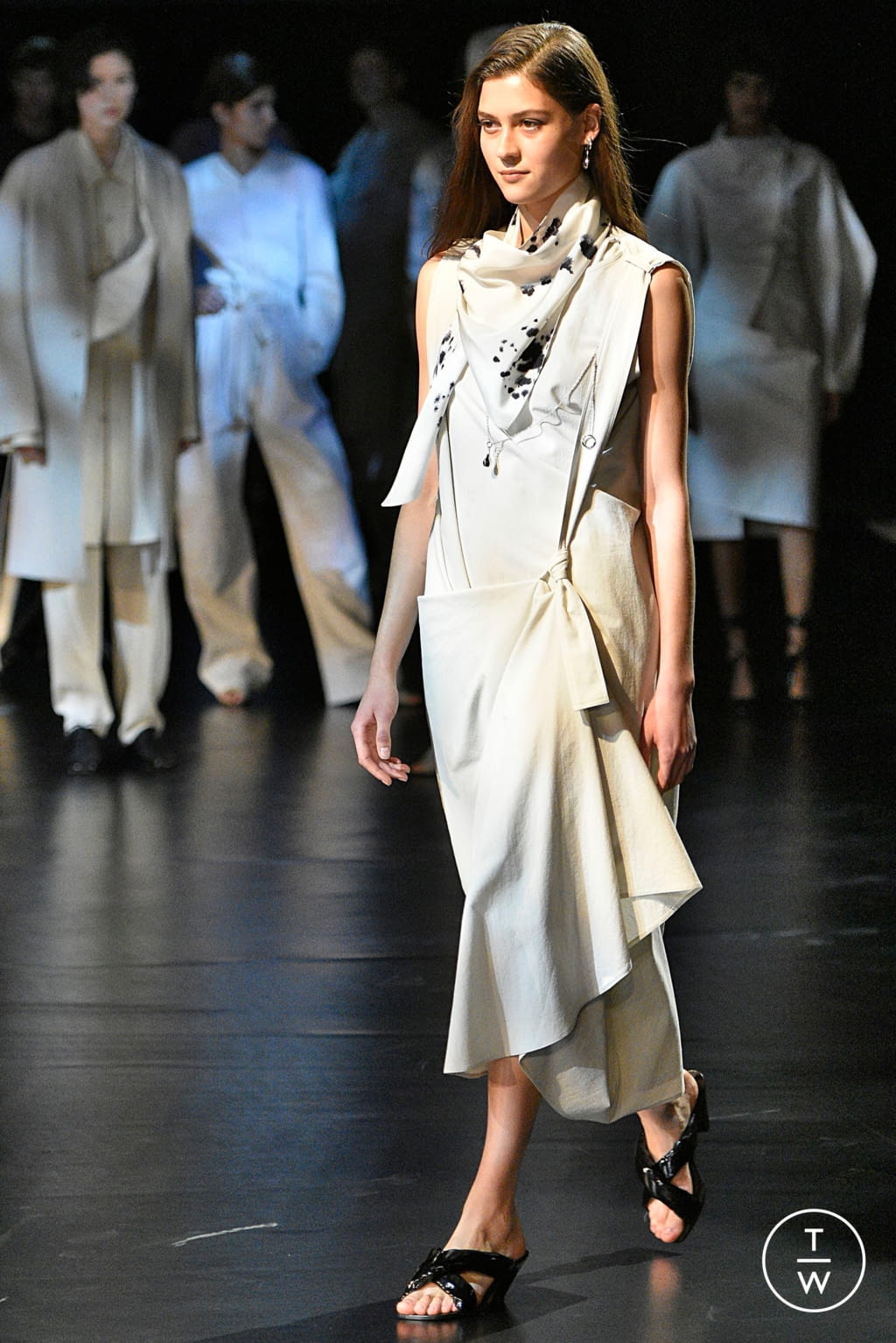 Fashion Week Paris Spring/Summer 2019 look 25 de la collection Lemaire womenswear