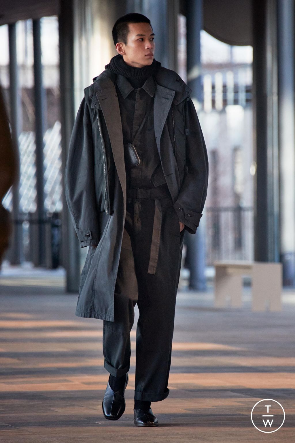 Fashion Week Paris Fall/Winter 2023 look 6 from the Lemaire collection menswear
