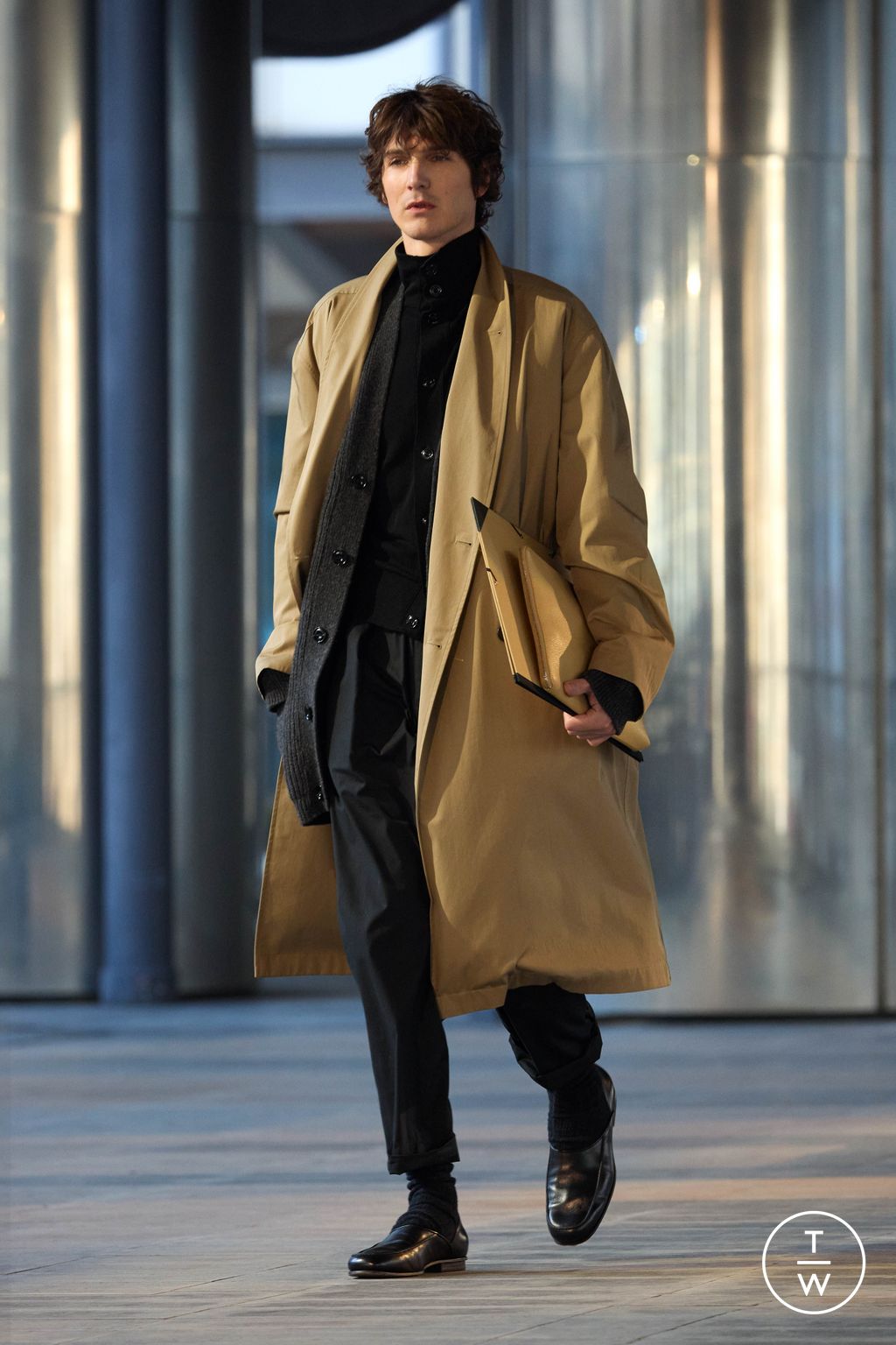 Fashion Week Paris Fall/Winter 2023 look 8 de la collection Lemaire menswear
